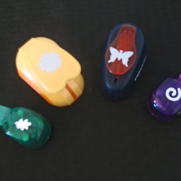 Fiskars and More Small Paper Punches Lot Of 4 flower, leaf, butterfly, - Picture 2 of 5